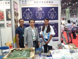 本町そ菜組合近藤さん(左｝と樋浦さん(右)