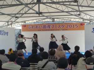 ご当地アイドルのリューテストのステージも