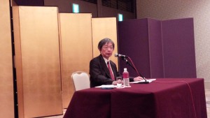 新政策研究会講師の袴田先生