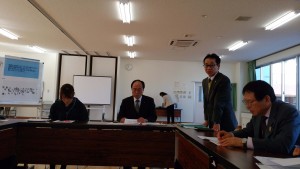 正面は頸城中小島校長先生。挨拶は県中学校長会長