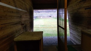 ライフル射撃場より的を望む