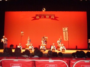 いつもオープニングは飛燕太鼓から