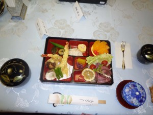 イージス艦みょうこう内での昼食