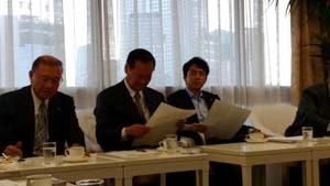 小泉進次郎部会長も