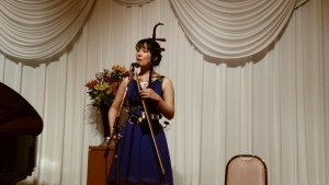 歌声も素晴らしい