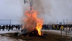 ここでスルメを炙りました