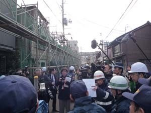 多くのマスコミが取材に