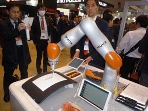 タブレットに書いた絵文字等を曲面に